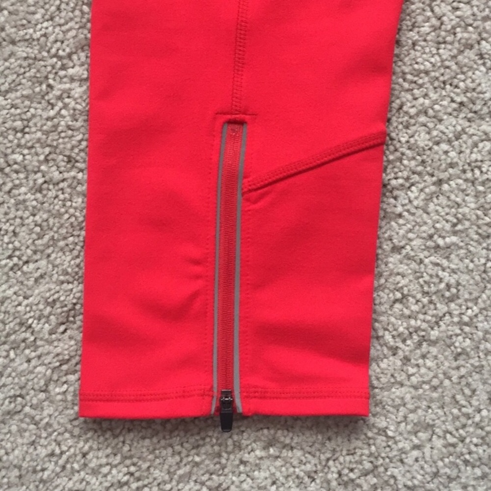 Fabletics Capris - image 4